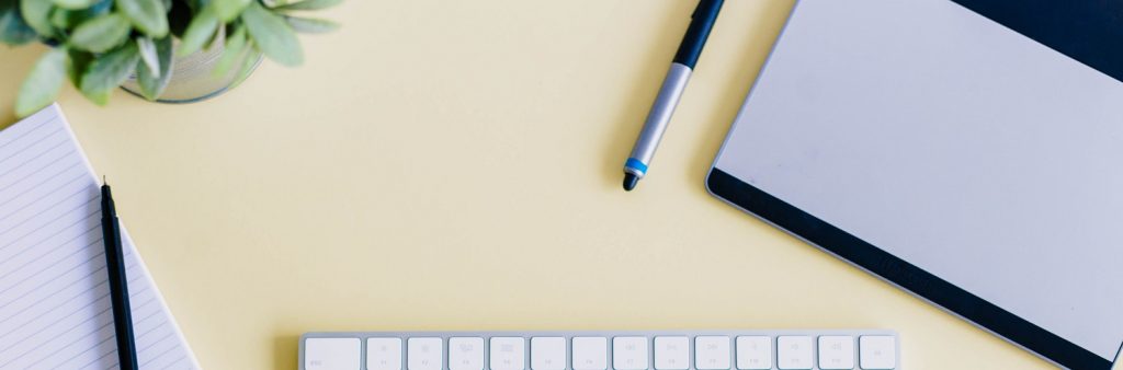 Facebook-Messenger-caneta-teclado-planta-fundo-amarelo